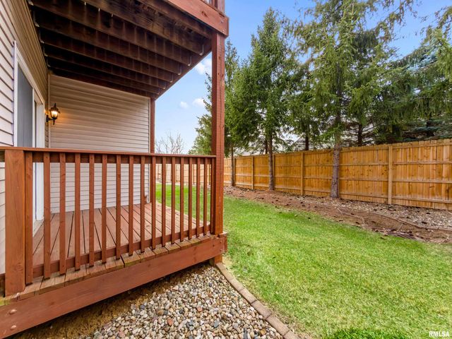 922 W TRAILCREEK Drive, Peoria, IL 61614