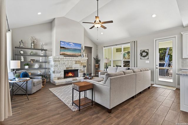 1490 Yaupon Drive, Fischer, TX 78623