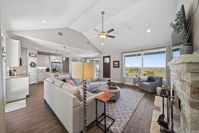 1490 Yaupon Drive, Fischer, TX 78623