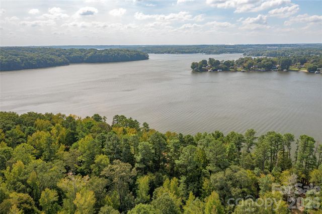 848 Lakeforest Drive 36, Clover, SC 29710