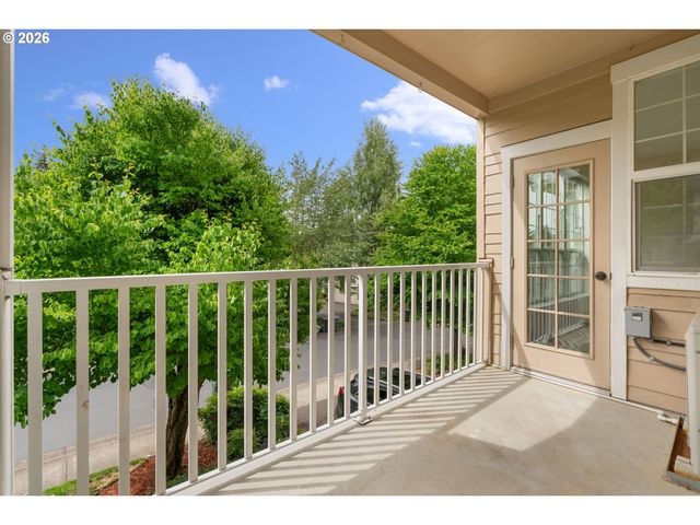 4650 SUMMERLINN Way, West Linn, OR 97068