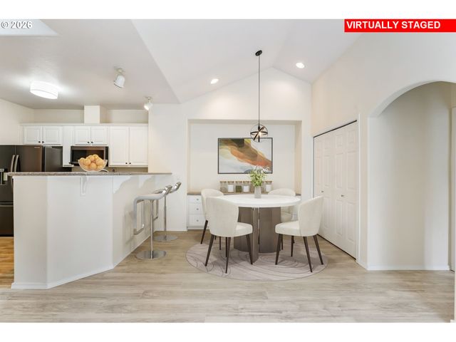 4650 SUMMERLINN Way, West Linn, OR 97068