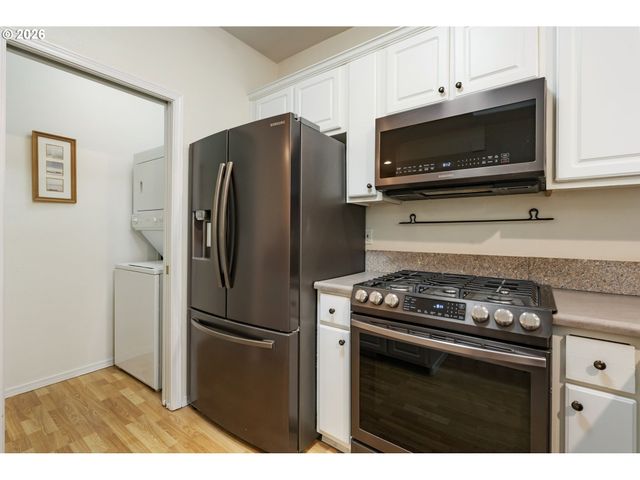 4650 SUMMERLINN Way, West Linn, OR 97068