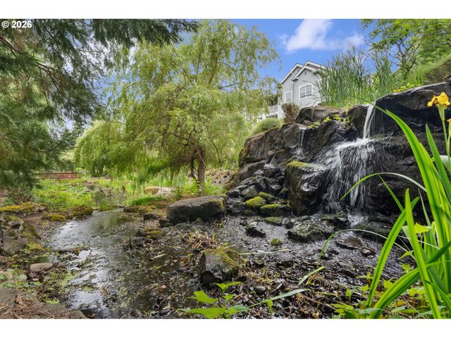 4650 SUMMERLINN Way, West Linn, OR 97068