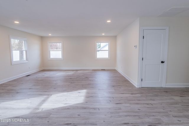 42 Livingston Lane, Manalapan, NJ 07726