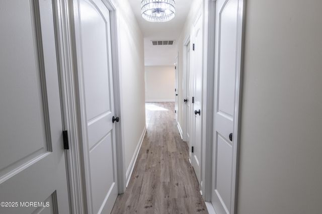 42 Livingston Lane, Manalapan, NJ 07726