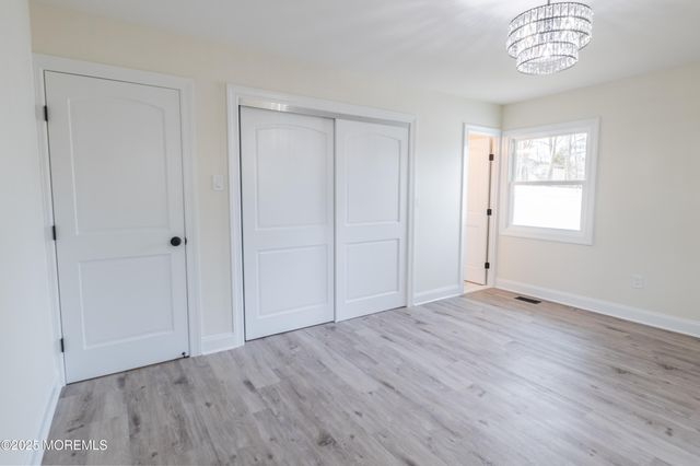 42 Livingston Lane, Manalapan, NJ 07726