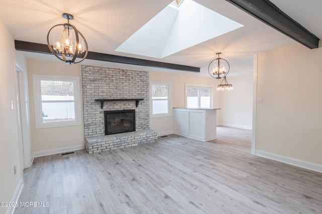 42 Livingston Lane, Manalapan, NJ 07726