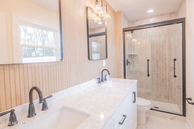 42 Livingston Lane, Manalapan, NJ 07726