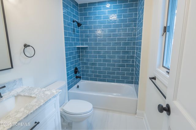 42 Livingston Lane, Manalapan, NJ 07726