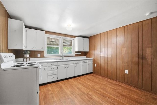 8725 E Smart Avenue, Independence, MO 64053