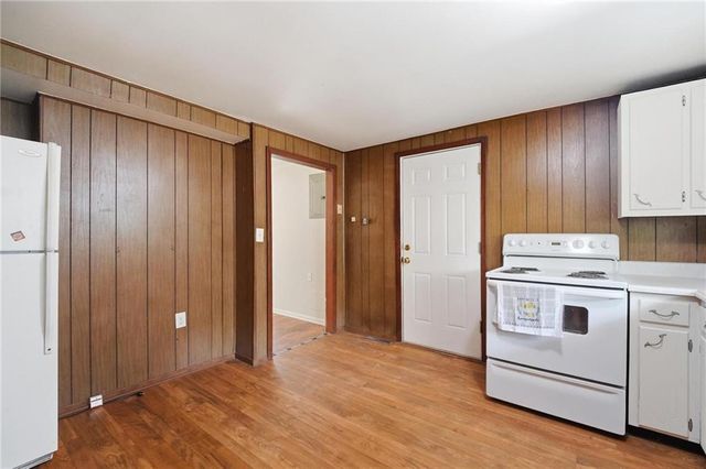8725 E Smart Avenue, Independence, MO 64053