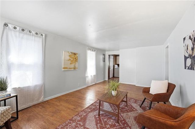 8725 E Smart Avenue, Independence, MO 64053