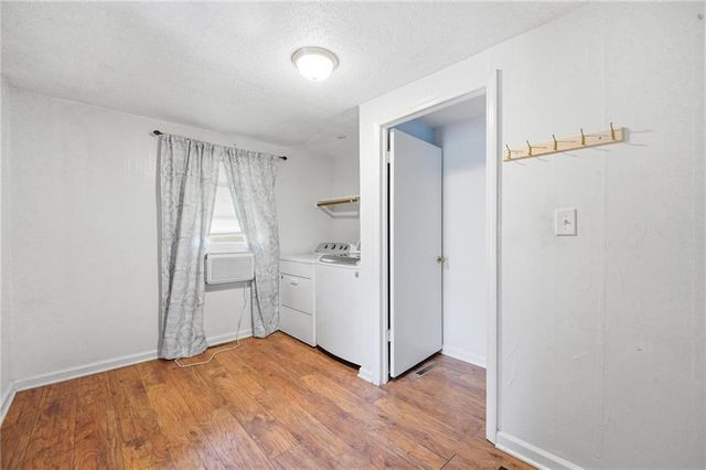 8725 E Smart Avenue, Independence, MO 64053