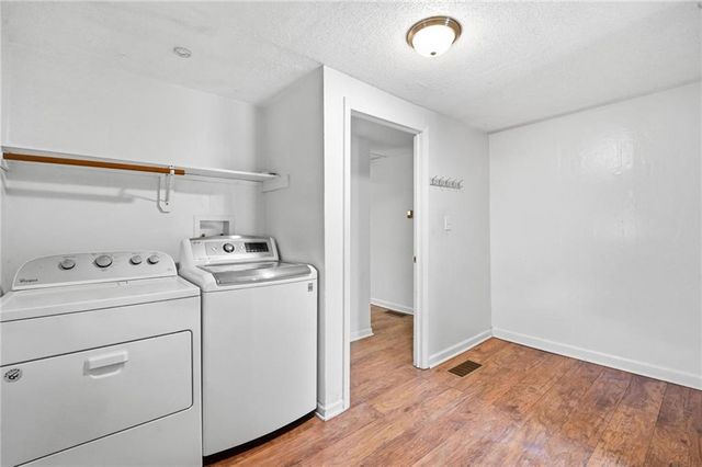 8725 E Smart Avenue, Independence, MO 64053