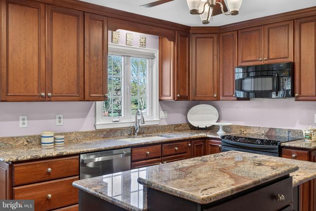 12 HAPP DR, Doylestown, PA 18901