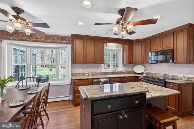 12 HAPP DR, Doylestown, PA 18901