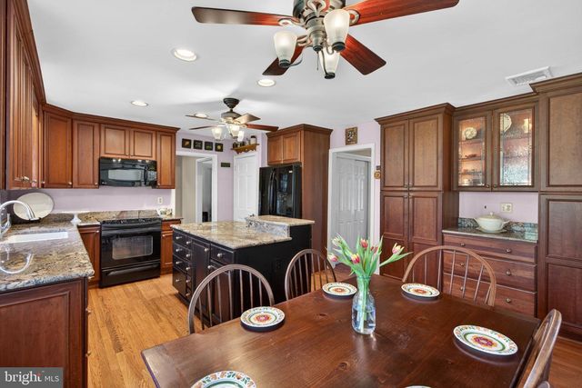 12 HAPP DR, Doylestown, PA 18901