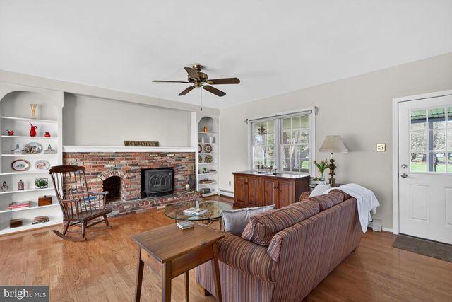 12 HAPP DR, Doylestown, PA 18901