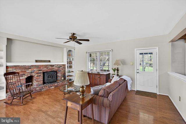 12 HAPP DR, Doylestown, PA 18901