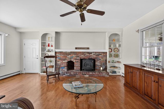 12 HAPP DR, Doylestown, PA 18901