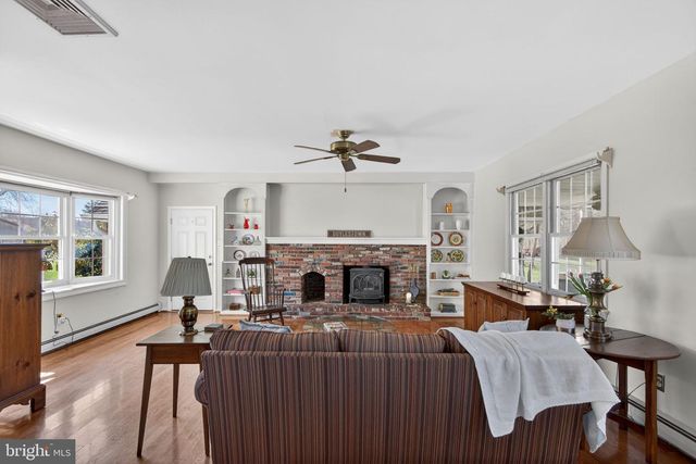 12 HAPP DR, Doylestown, PA 18901