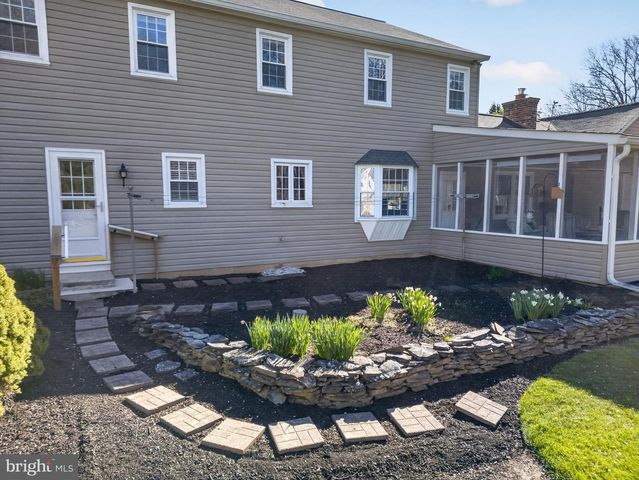 12 HAPP DR, Doylestown, PA 18901
