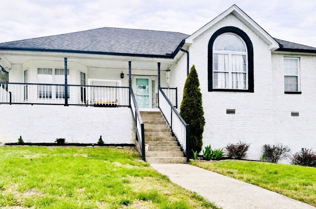 2000 Gallant Fox Ct, Mount Juliet, TN 37122