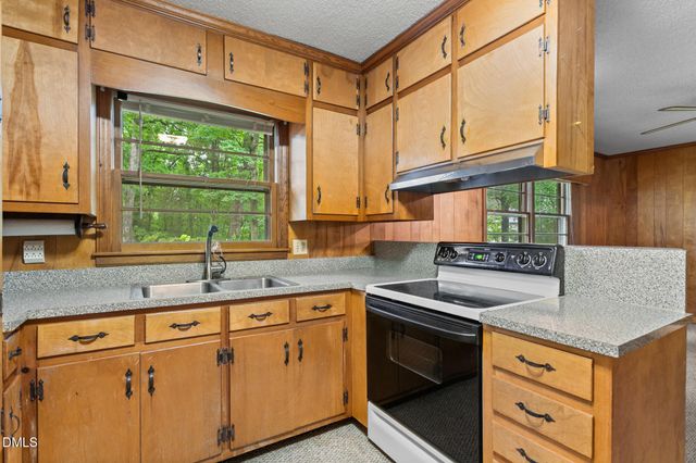 215 Trail Eight, Burlington, NC 27215