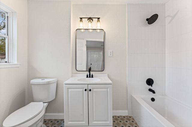 7102 Sharpview Drive, Houston, TX 77074