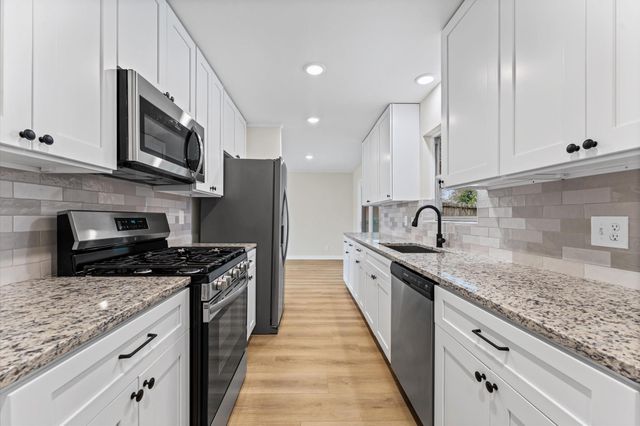 7102 Sharpview Drive, Houston, TX 77074