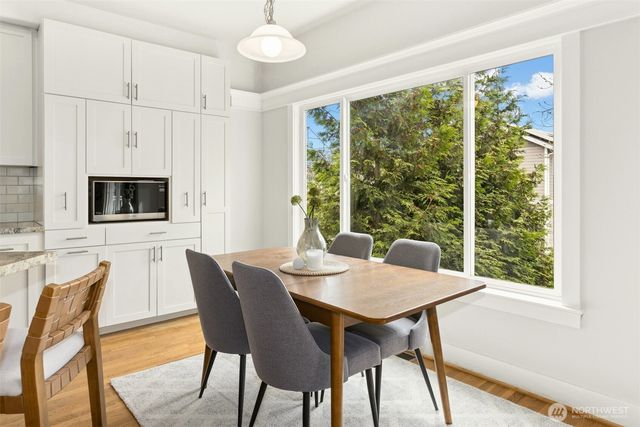 621 NE 77th Street, Seattle, WA 98115
