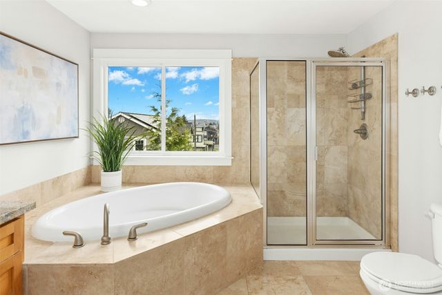 621 NE 77th Street, Seattle, WA 98115