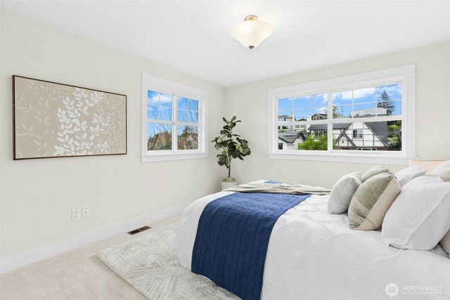 621 NE 77th Street, Seattle, WA 98115