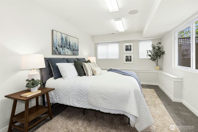 621 NE 77th Street, Seattle, WA 98115