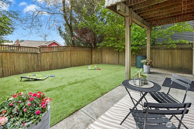621 NE 77th Street, Seattle, WA 98115