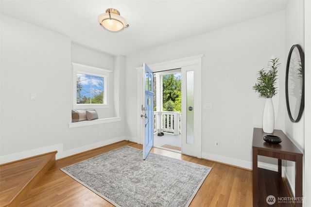 621 NE 77th Street, Seattle, WA 98115
