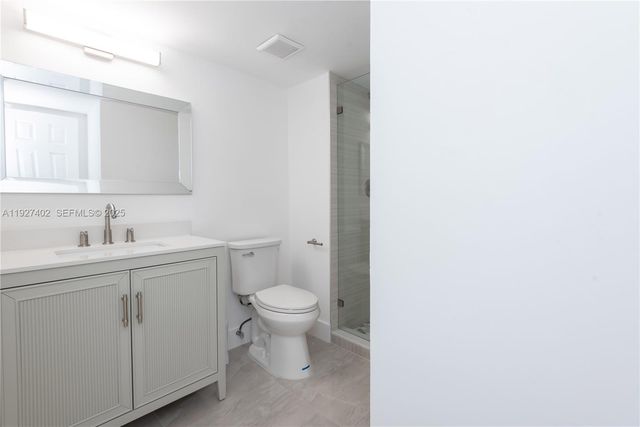 16461 Blatt Blvd 104, Weston, FL 33326