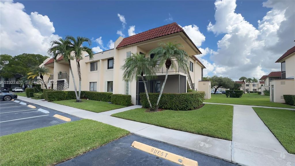 16461 Blatt Blvd 104, Weston, FL 33326