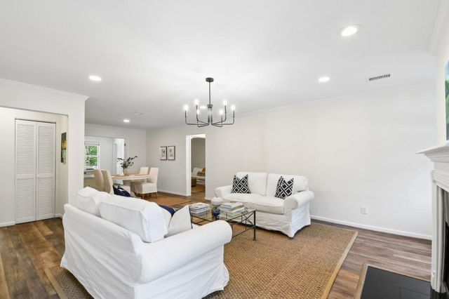 15 Brittany Way 15, Atlanta, GA 30324