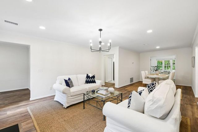 15 Brittany Way 15, Atlanta, GA 30324