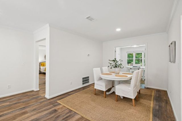 15 Brittany Way 15, Atlanta, GA 30324