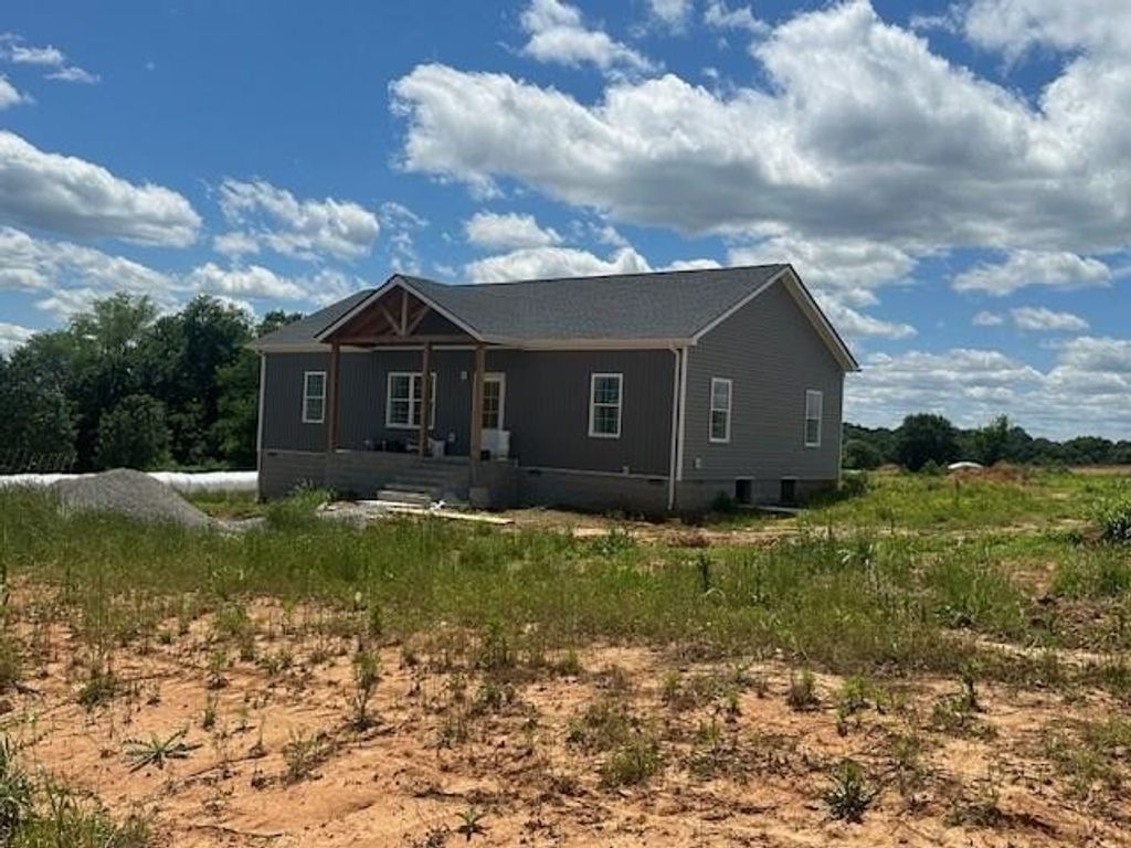 486 black oak rd, Sparta, TN 38583