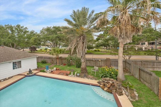 2326 Pin Hook Court, Seabrook, TX 77586