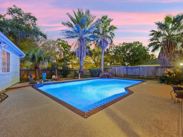 2326 Pin Hook Court, Seabrook, TX 77586