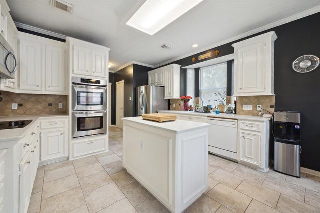 2326 Pin Hook Court, Seabrook, TX 77586