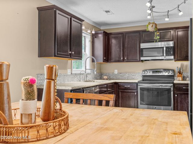 165 Parnell Road, Hubert, NC 28539