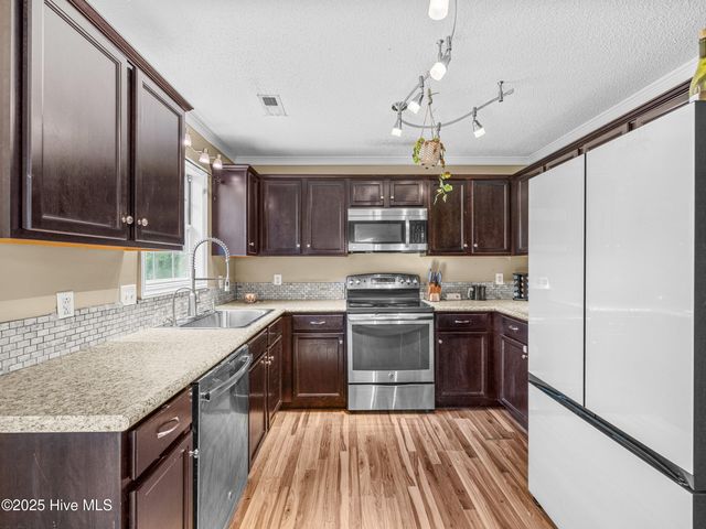 165 Parnell Road, Hubert, NC 28539