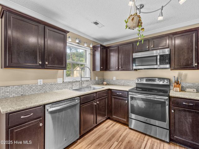 165 Parnell Road, Hubert, NC 28539