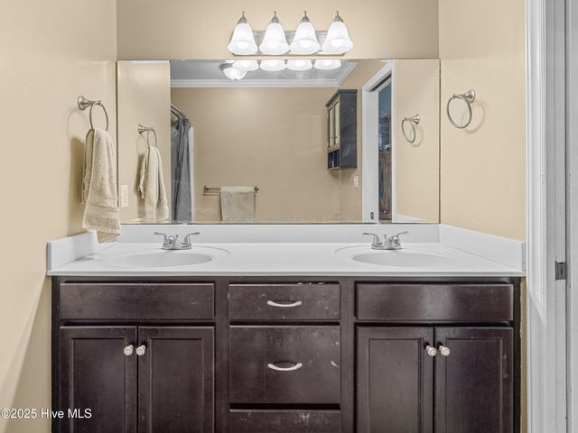 165 Parnell Road, Hubert, NC 28539